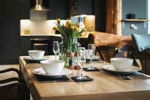 Dining - Bears Den (Ilkley)
