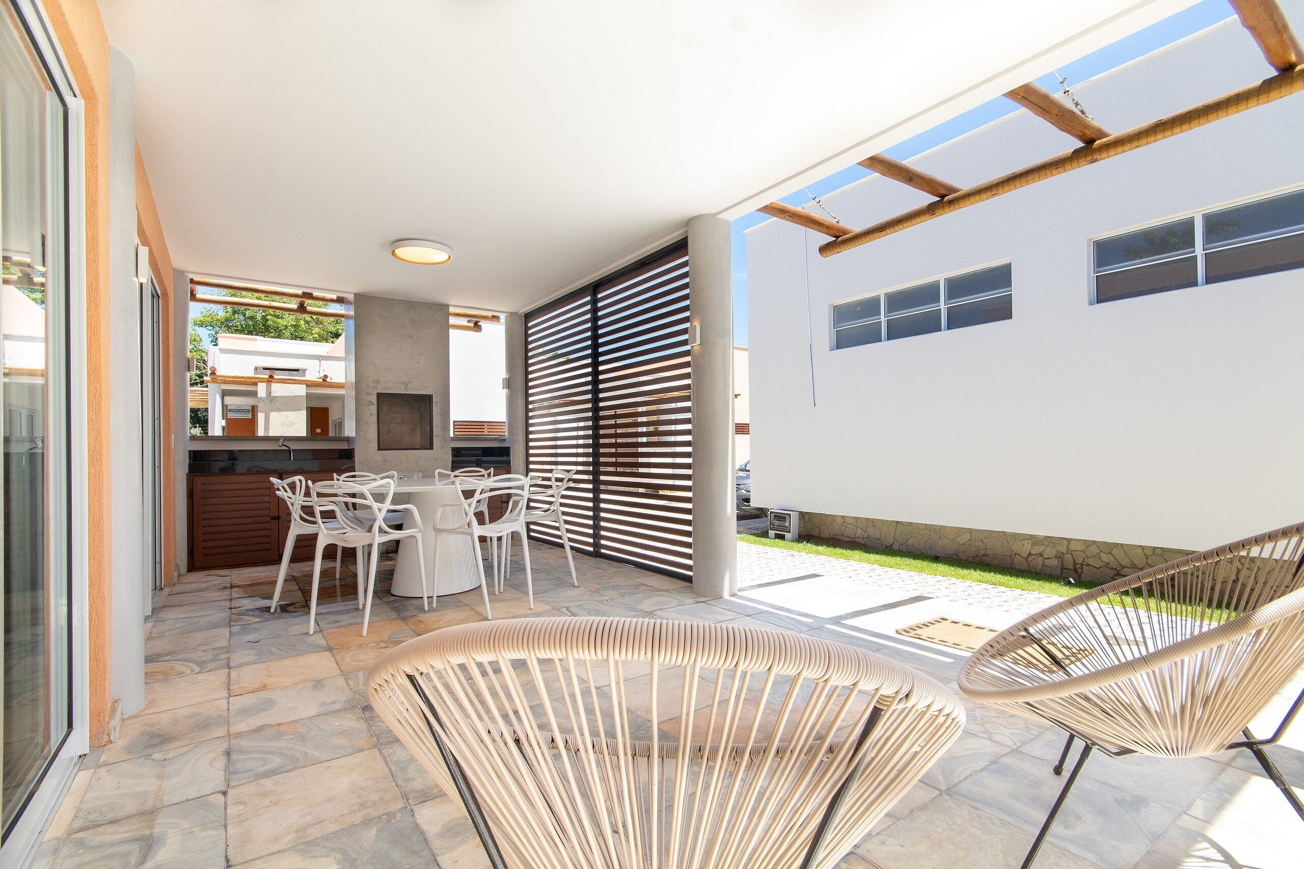 Khu ẩm thực ngoài tr ời