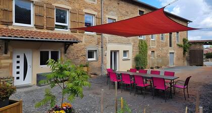 Between vineyards and forests in the mâconnais