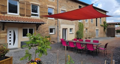 Between vineyards and forests in the mâconnais