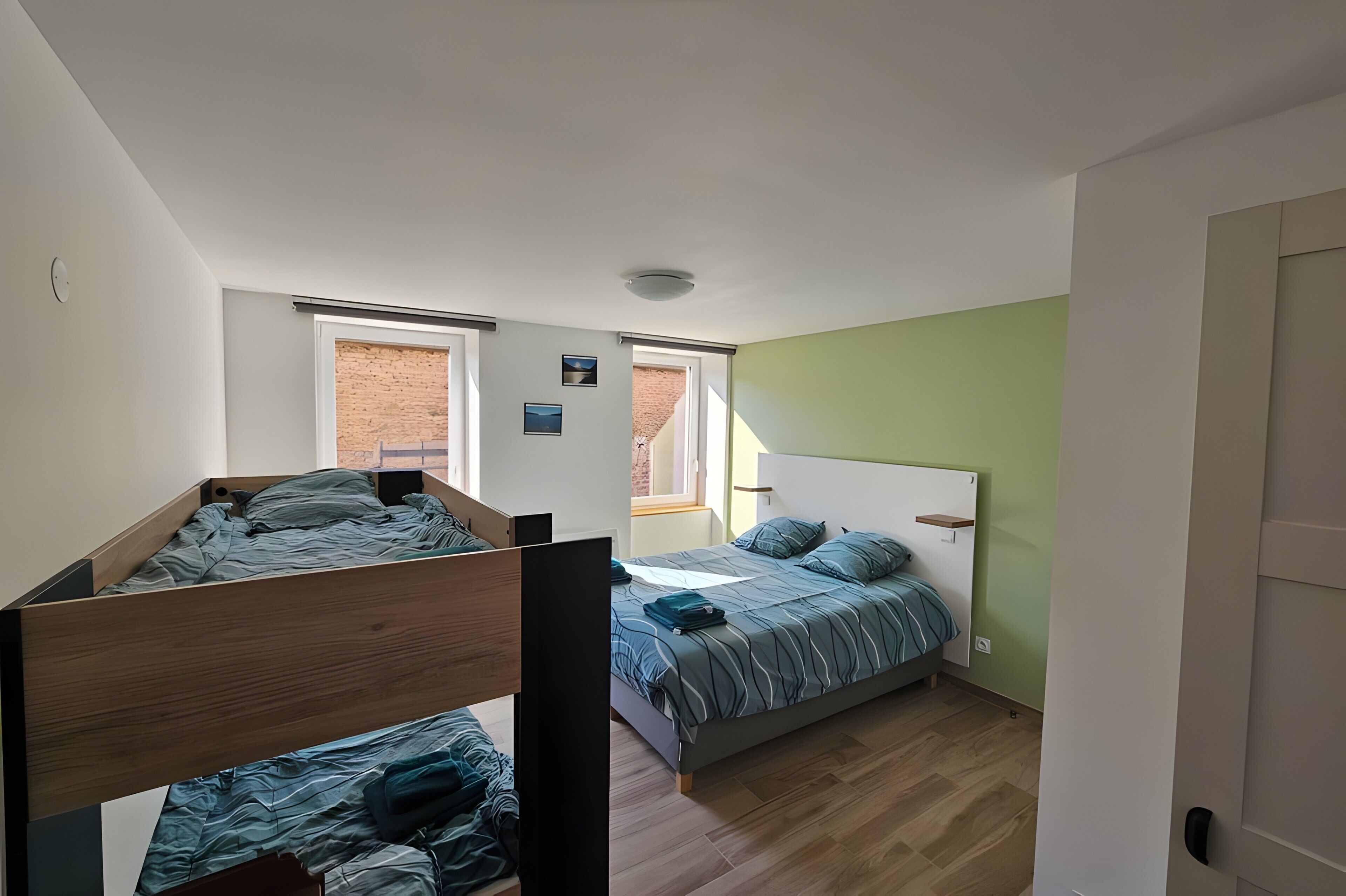 3 bedrooms, WiFi, bed sheets, wheelchair access