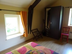 1 bedroom, iron/ironing board, WiFi