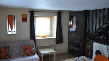 1 habitación, tabla de planchar con plancha y wifi