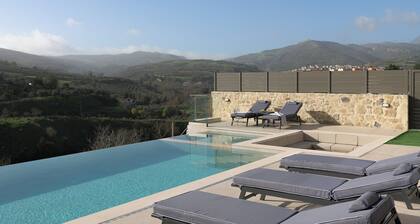 Apolonia Villa, with Pool, Jacuzzi & Heritage