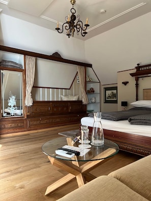 Unclassified image, 5 of 14, button - Deluxe family room Albert (Kapfenstein)