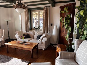 TV - Double room Josefine with balcony (Kapfenstein)
