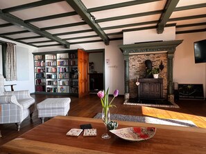 Unclassified image, 4 of 16, button - Deluxe family room Rosamunde with balcony (Kapfenstein)