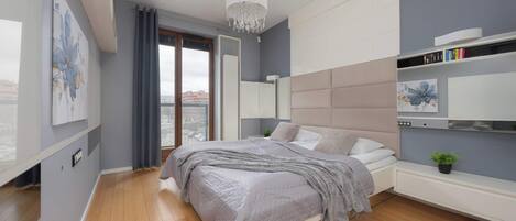 Desk, iron/ironing board, travel cot, WiFi