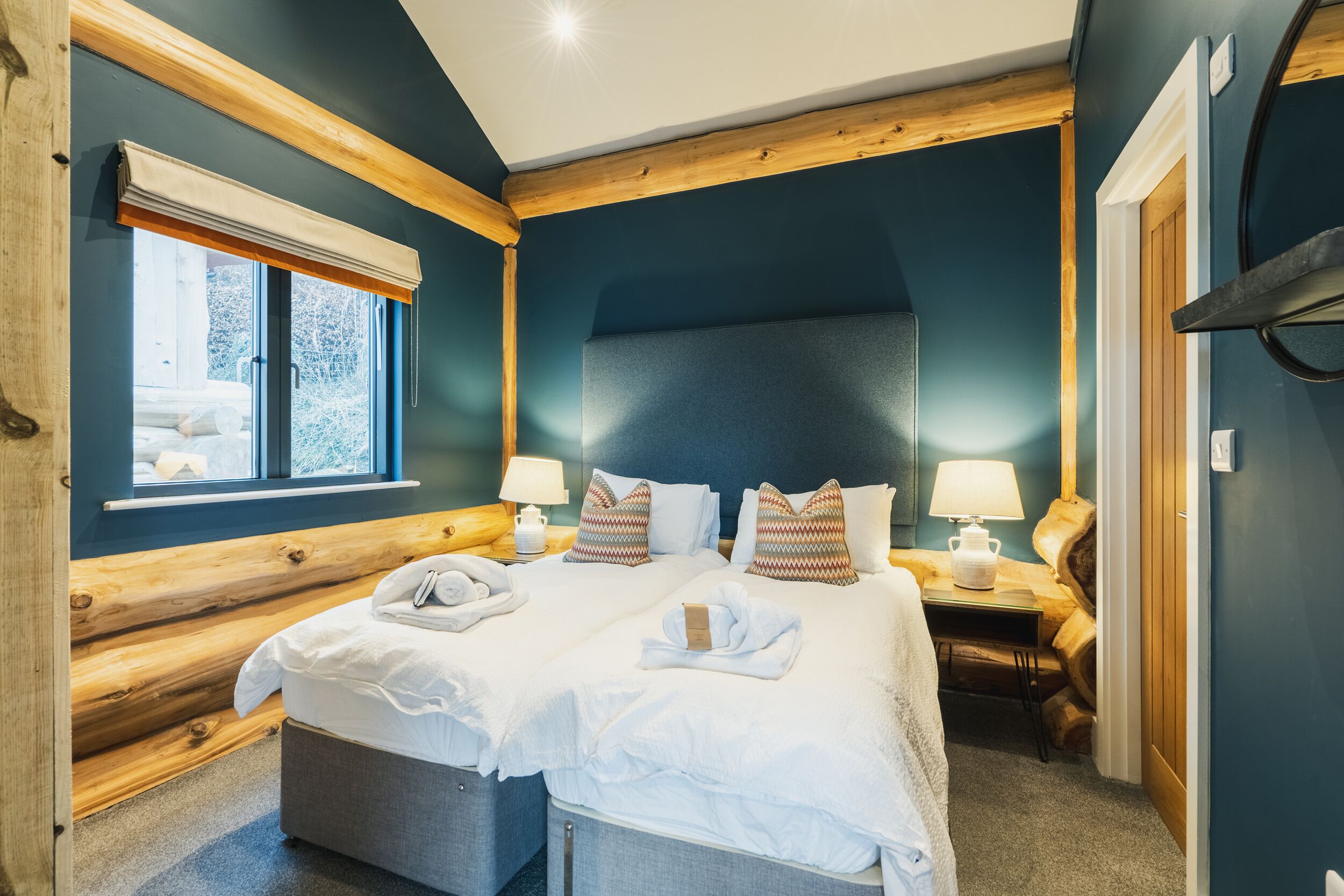 2 svefnherbergi, sérhannaðar innréttingar, sérvalin húsgögn