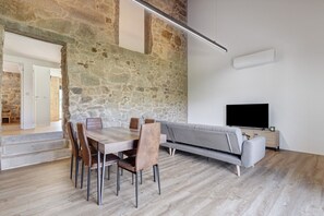 Interior - Apartment 'T2 Familiar Ua02' with Shared Pool, Wi-Fi and Air Conditioning (Palmeira)