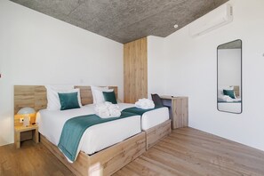 1 bedroom, WiFi, bed sheets - 'Double Room Ua12' with Shared Pool, Wi-Fi and Air Conditioning (Palmeira)