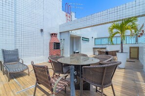 Outdoor dining - Golden Style #1803 Near the Beach By Carpediem (Recife)