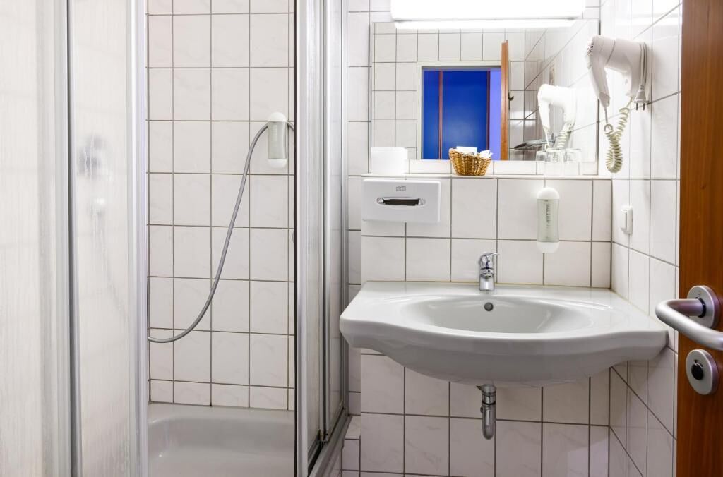 Dusche im Bad