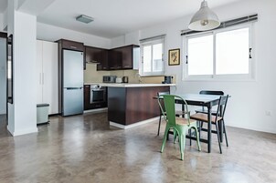 Apartment, City View | Dining