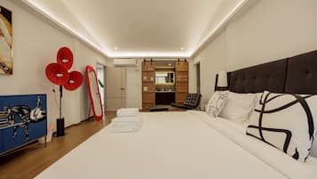 Internet, bed sheets