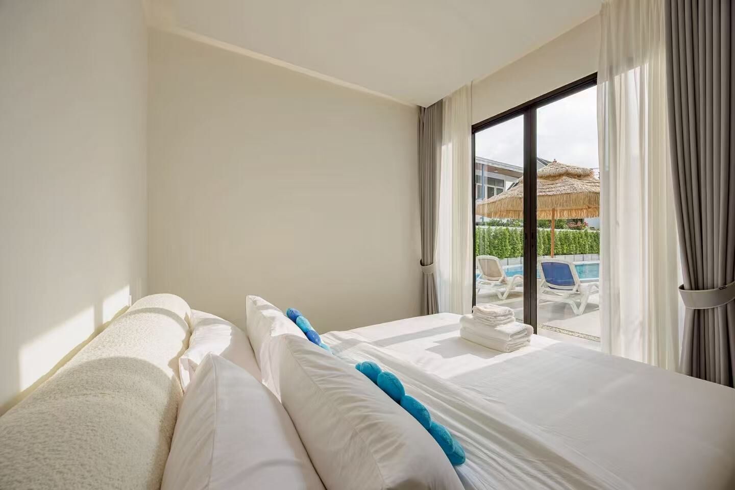 Internet, bed sheets