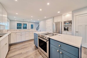 Fridge, microwave, oven, stovetop - Relax Inn by Seaside Vacations & Sales (Chincoteague Island)