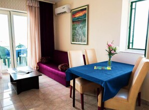 Dining room - Franov Butique Residence (Kali)