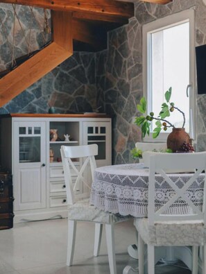 Villa (OneBedroom Villa with Pool) | Dining room - Villa Mare (Vrbnik)