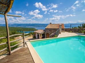 Villa (ThreeBedRoom Villa with Pool) | Piscine extérieure | Piscine extérieure, parasols, chaises longues