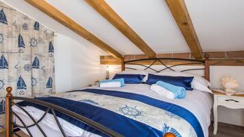 3 bedrooms, cots/infant beds