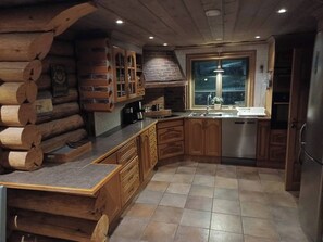 Cabin, 4 phòng ngủ, ban công, quang cảnh vườn | Nội thất