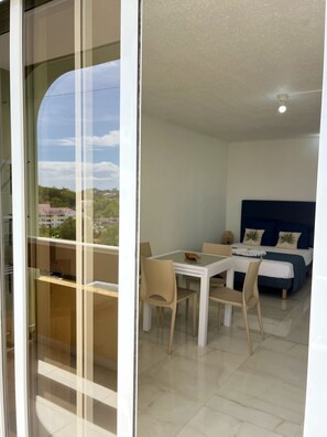 Outdoor dining - Charming T1 in the heart of Pointe-à-Pitre (Pointe-à-Pitre)