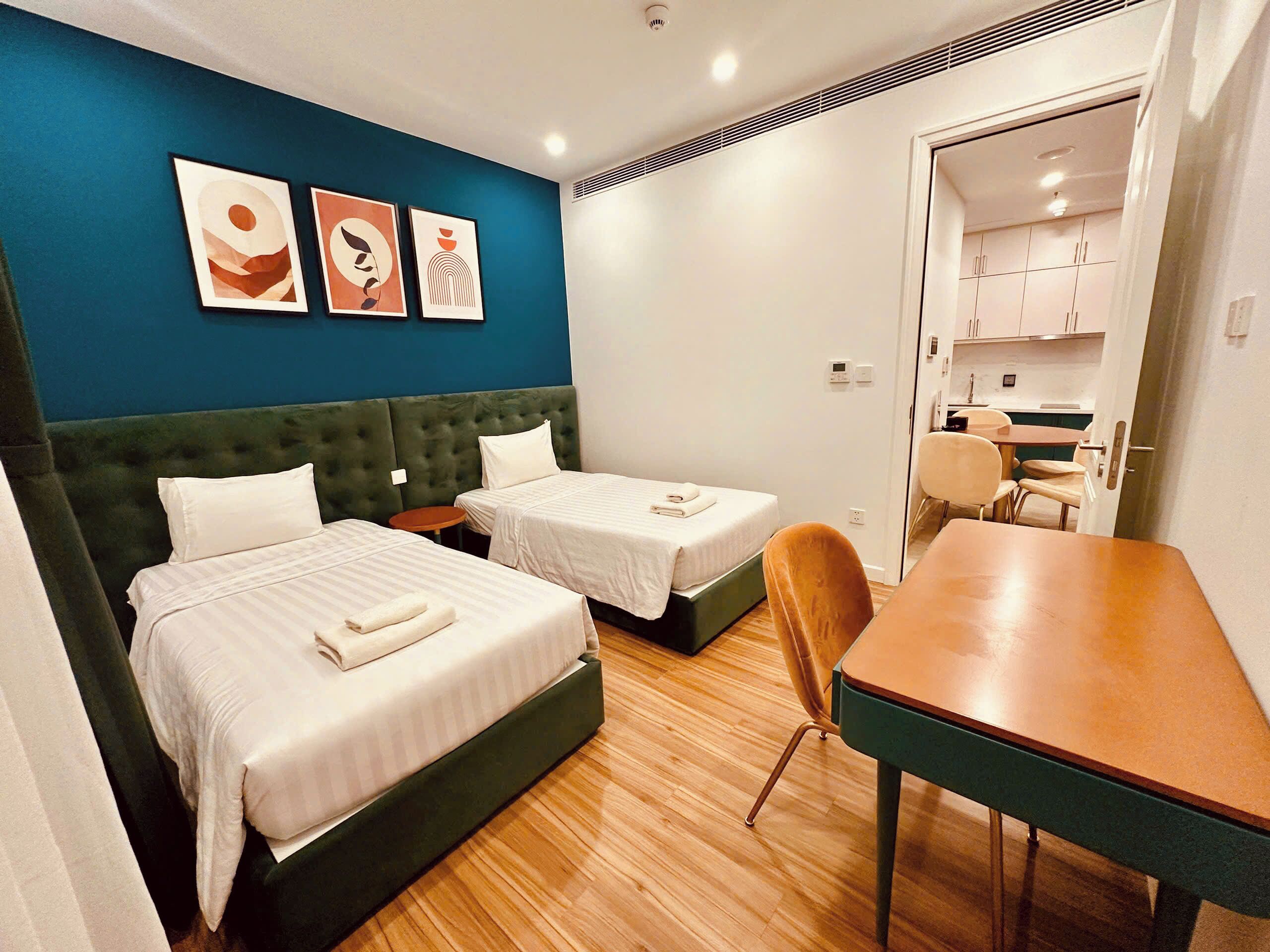 Design Apartment, Beach View | Desk, blackout curtains, soundproofing, iron/ironing board