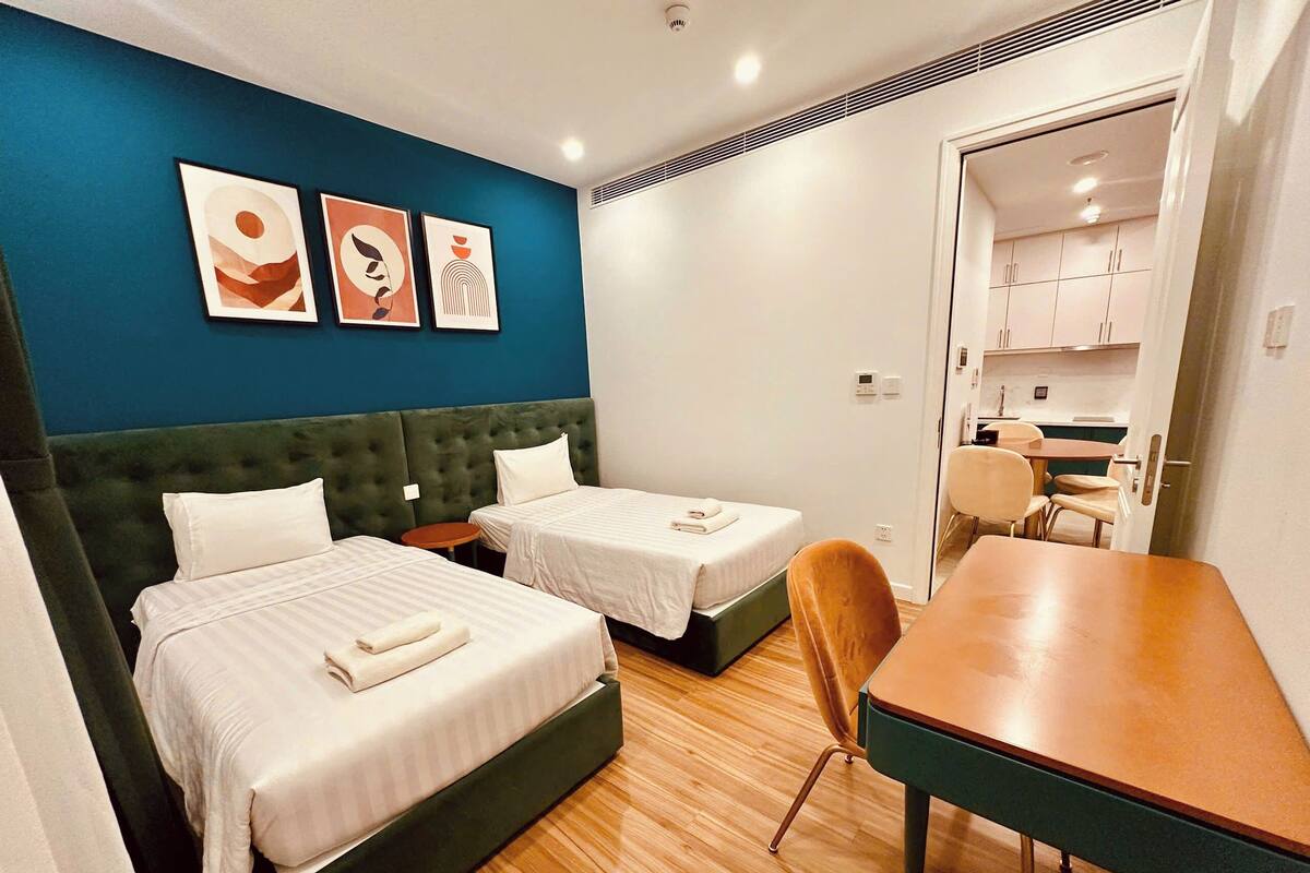 Design Apartment, Beach View | Desk, blackout curtains, soundproofing, iron/ironing board