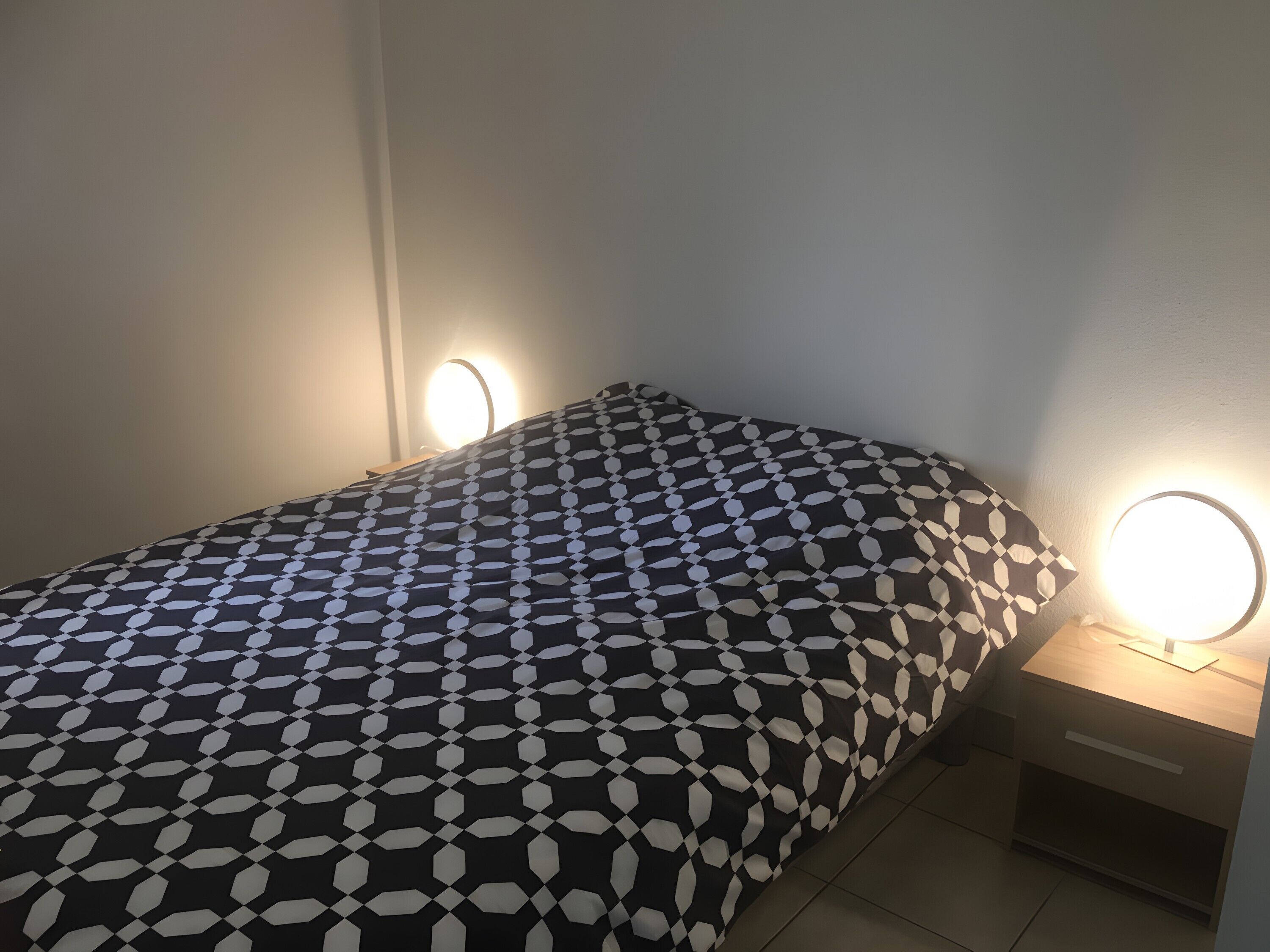 1 chambre, fer et planche à repasser, Wi-Fi, draps fournis