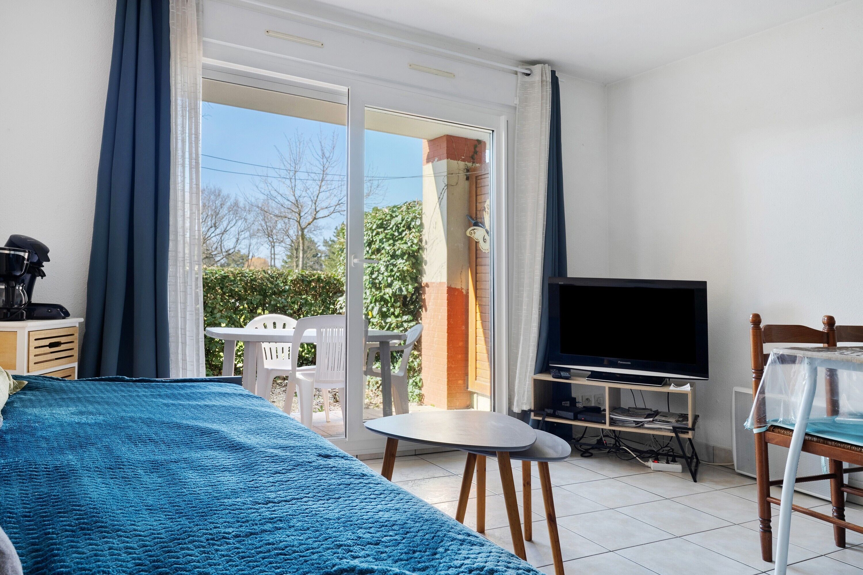 1 slaapkamer, een strijkplank/strijkijzer, wifi, beddengoed