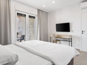 Apartment (Two Bedroom Apartment) | 2 bedrooms - Apartment Tomislav With Sea View and Hot-tub (Dugi Rat)
