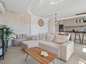 Apartment (Two Bedroom Apartment) | Lobby - Apartment Tomislav With Sea View and Hot-tub (Dugi Rat)