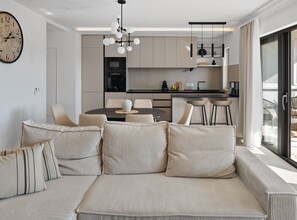 Apartment (Two Bedroom Apartment) | Lobby - Apartment Tomislav With Sea View and Hot-tub (Dugi Rat)