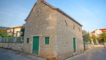 Apartment (OneBedroom Apartment With Balcony) | Exterior