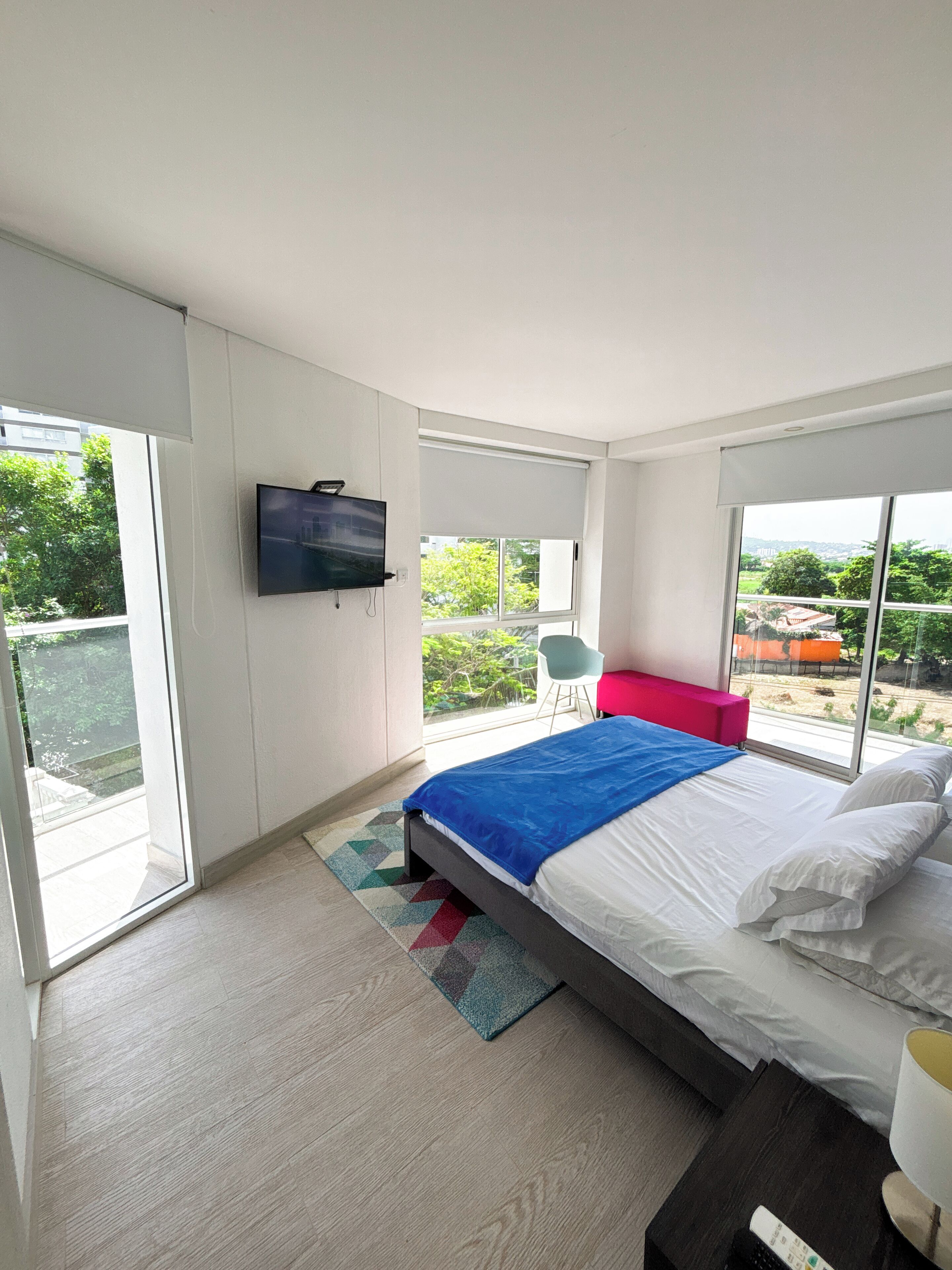 2 habitaciones, tabla de planchar con plancha, wifi y ropa de cama 