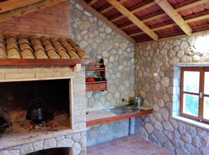 Apartment (Two Bedroom Apartment with Terrace an) | BBQ/picnic Area - Guest House Hazdovac Apartment (Mljet)