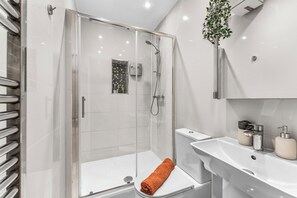 Shower - Riverside Welsh Back Bristol (Bristol City)