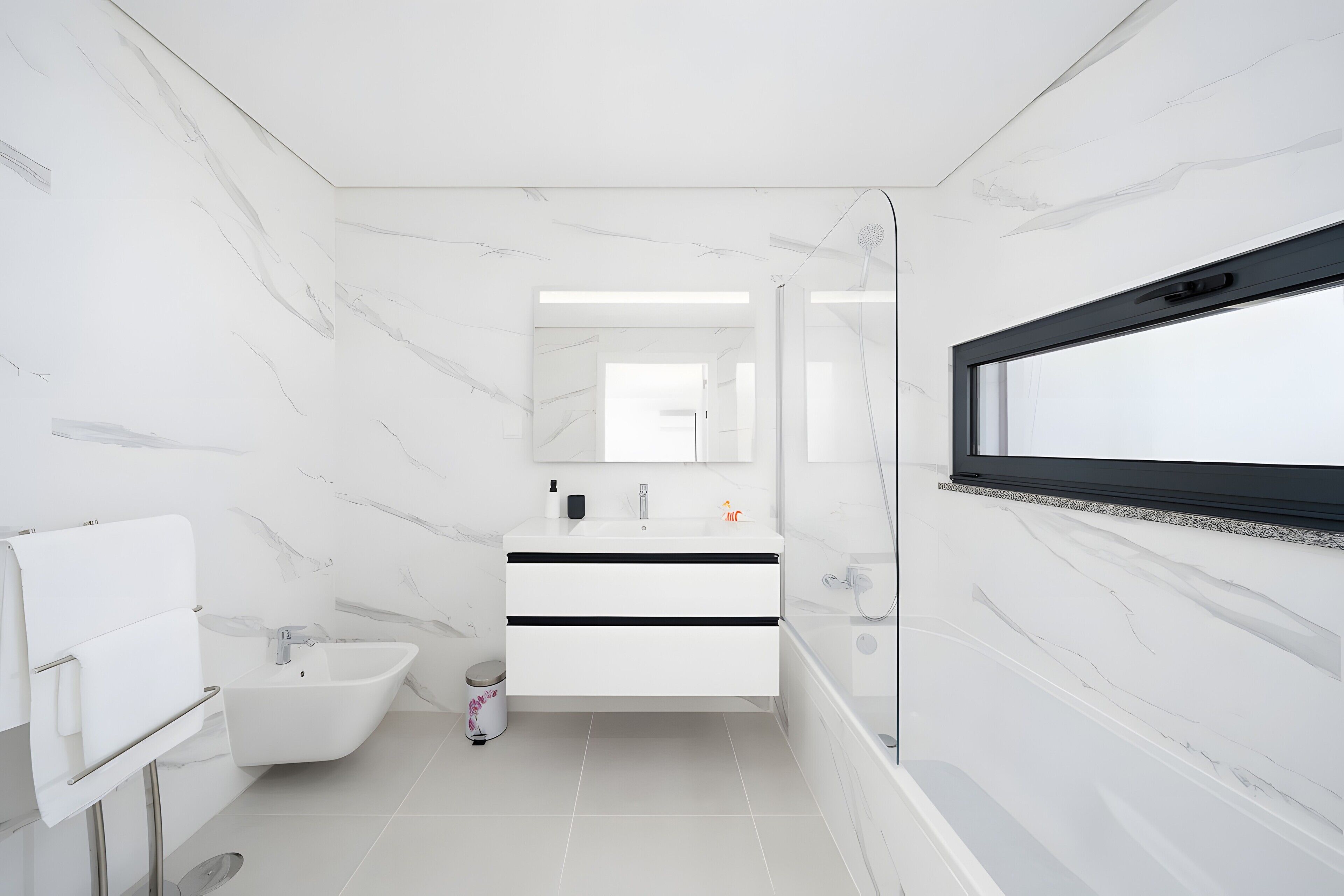 Een douche, een haardroger, handdoeken
