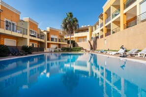 Pool - Entire Apartment in Guia, Portugal (Guia)