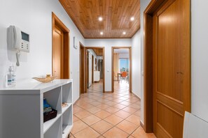 Interior - Seafront Two-Bedroom Apartment in Fuseta (Fuseta)