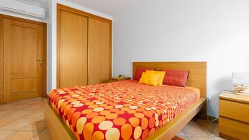 2 makuuhuonetta, silitysrauta/-lauta, Wi-Fi, vuodevaatteet