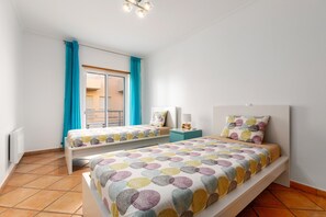 2 bedrooms, iron/ironing board, WiFi, bed sheets - Seafront Two-Bedroom Apartment in Fuseta (Fuseta)