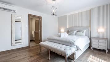Deluxe Studio | Individually decorated, individually furnished, travel crib