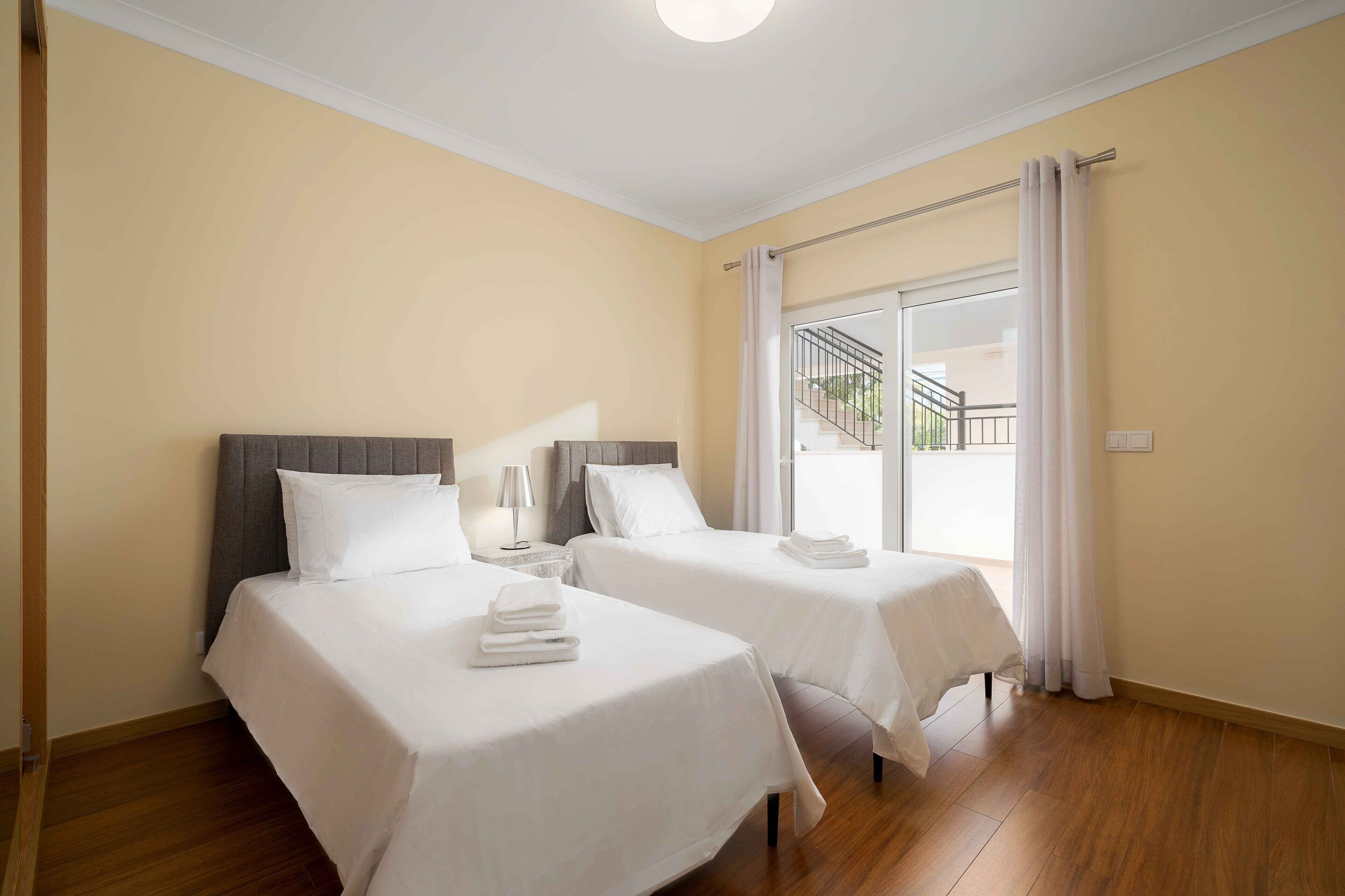 2 bedrooms, WiFi, bed sheets, wheelchair access