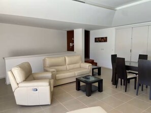 Interior - Enjoy our heated swimming pool, both in summer and winter. (Ponte de Lima)