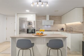 Dishwasher - Stylish and Bright Flat in Salamanca District (Madrid)