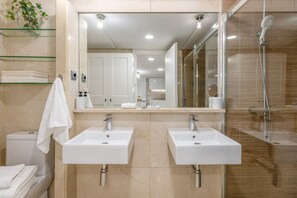 Towels - Stylish and Bright Flat in Salamanca District (Madrid)