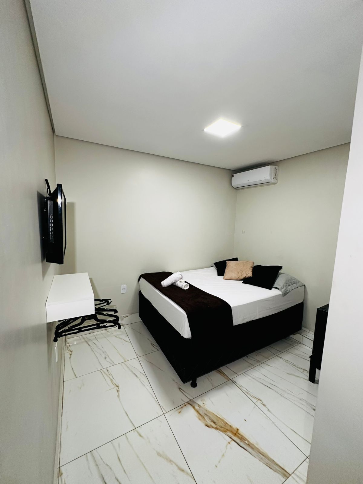 Standard-herbergi með tvíbreiðu rúmi - útsýni yfir dal | Myrkratjöld/-gardínur, straujárn/strauborð, ókeypis þráðlaus nettenging