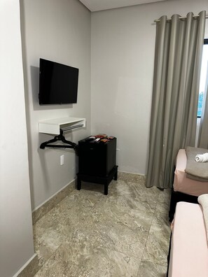 ห้องอีโคโนมีซิงเกิล, วิวเมือง | ผ้าม่านกันแสง, เตารีด/โต๊ะรีดผ้า, Wi-Fi ฟรี, ทางสำหรับรถเข็น